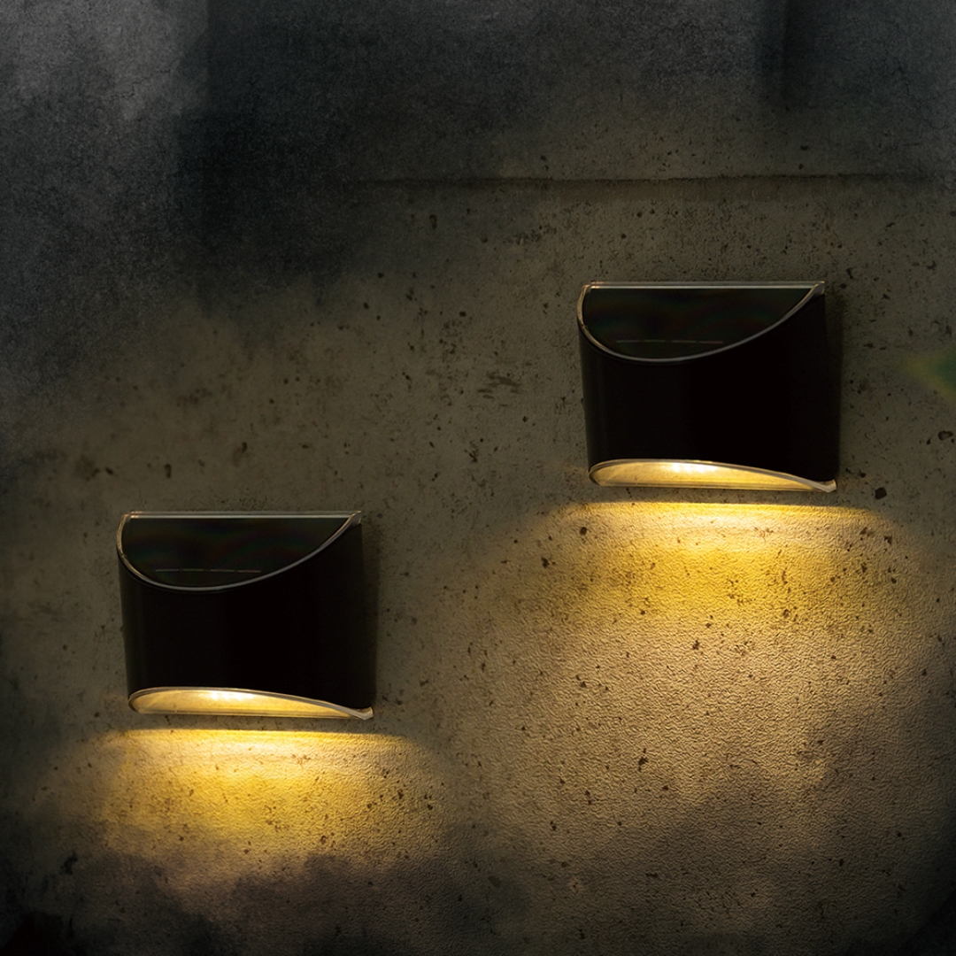 ソーラーウォールライト2P